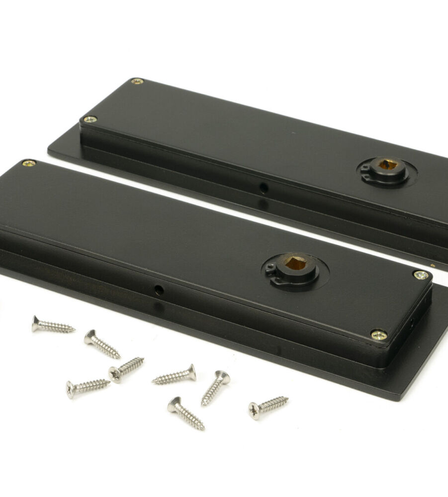 From The Anvil Aged Bronze 175mm Plain Rectangular Pull - Privacy Set - Image 4