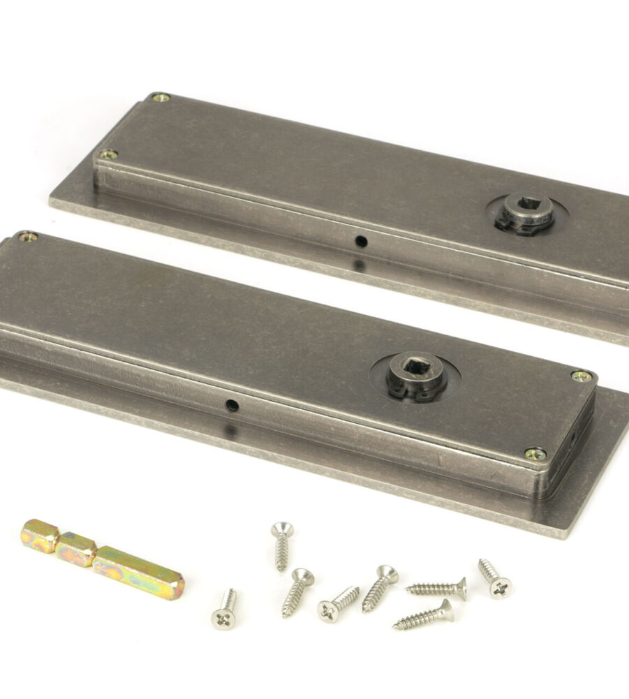 From The Anvil Pewter 175mm Plain Rectangular Pull - Privacy Set - Image 4