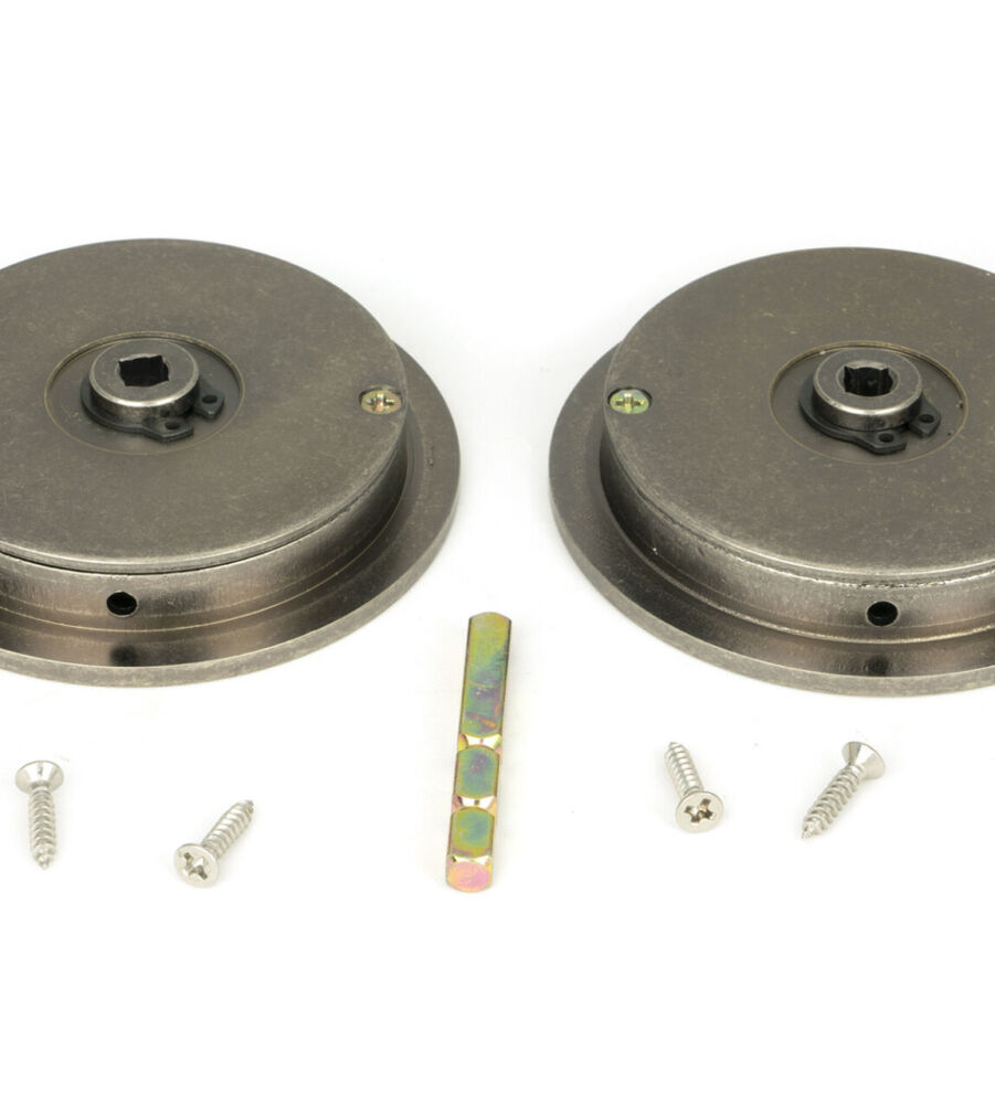 From The Anvil Pewter 75mm Plain Round Pull - Privacy Set - Image 5