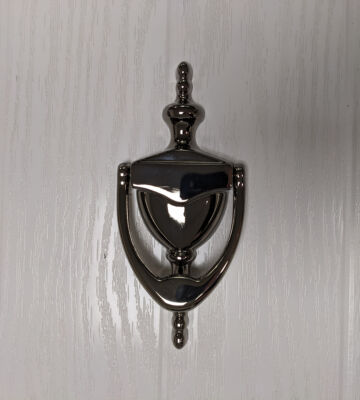 Endurance Urn Door Knocker Flint