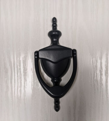 Endurance Urn Door Knocker Grey 7016