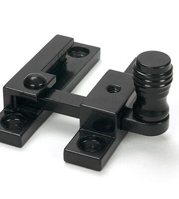 From The Anvil Black Prestbury Quadrant Fastener – Narrow
